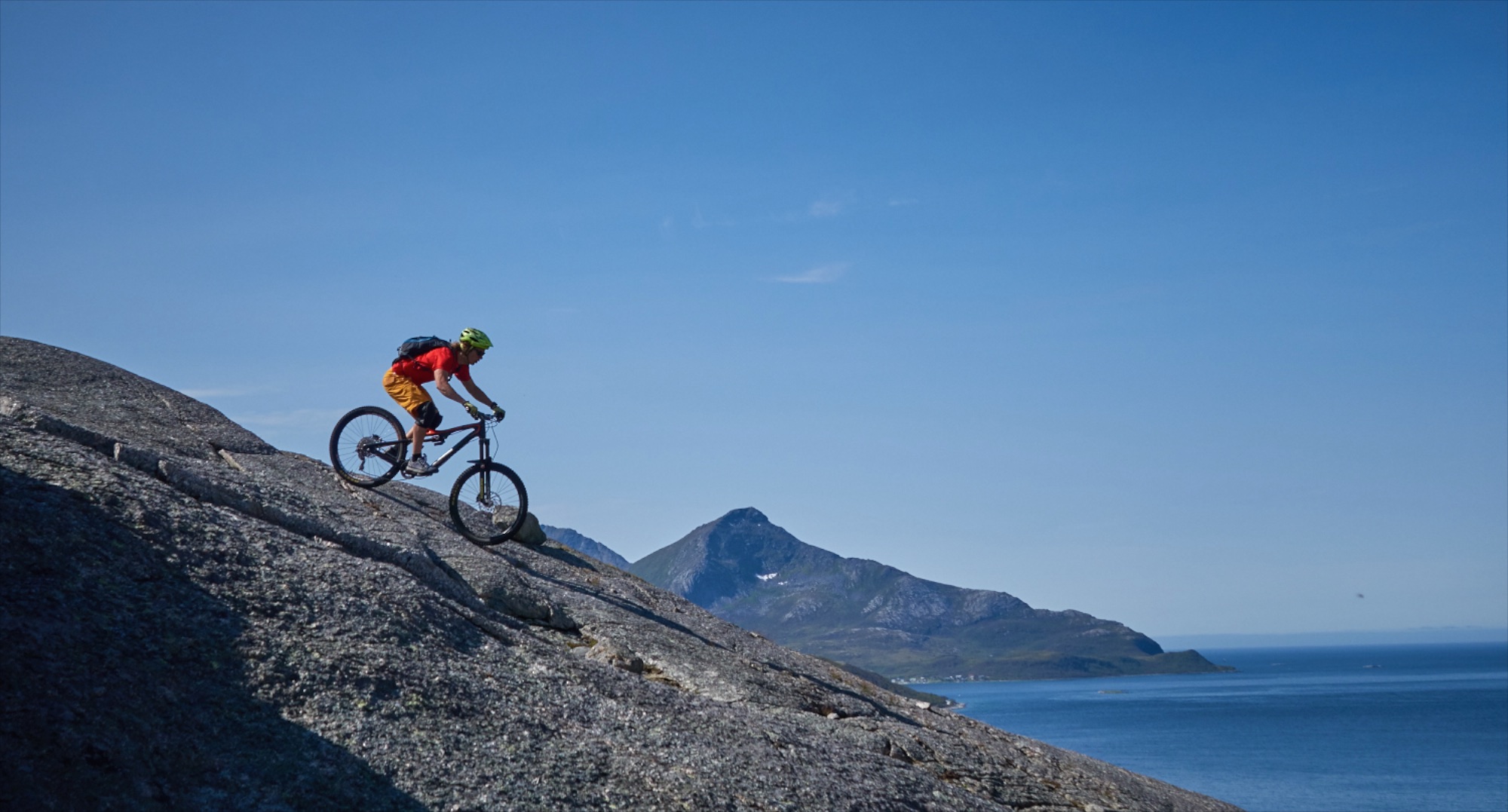 ...some sweet rock slabs near Grøtfjord (photo by Andrea)...