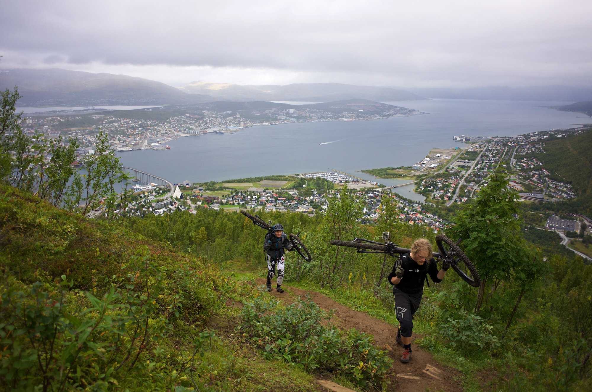 The climb up to Fjellheissen is steep but very efficient.